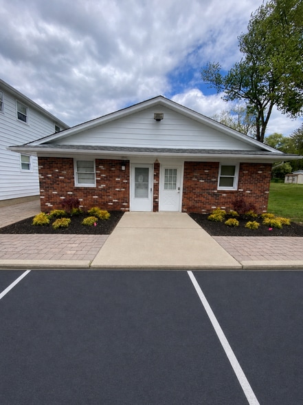 470 State Route 79, Morganville, NJ for lease - Building Photo - Image 2 of 19