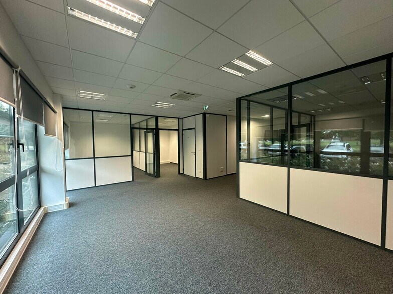 Office in Schiltigheim for lease - Interior Photo - Image 2 of 5