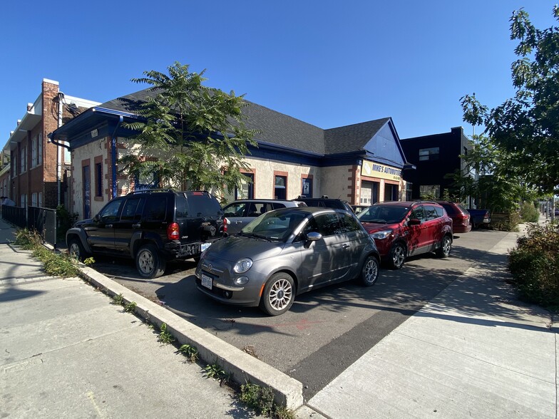 27 Leslie St, Toronto, ON à vendre - Photo du bâtiment - Image 1 de 3