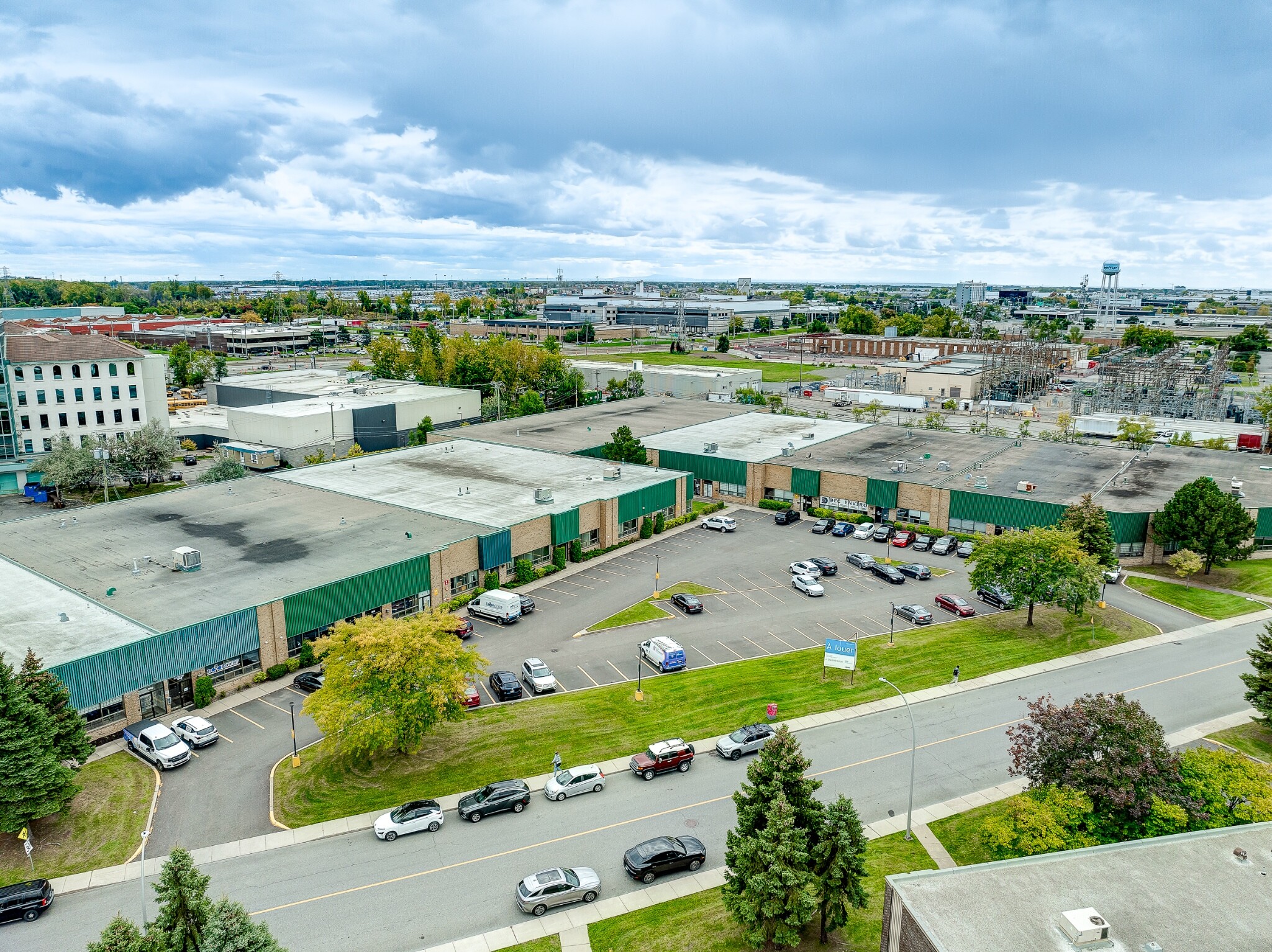 340-380 Rue Isabey, Montréal, QC for lease Primary Photo- Image 1 of 25