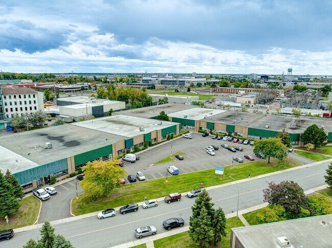 Plus de détails pour 340-380 Rue Isabey, Montréal, QC - Industriel à louer
