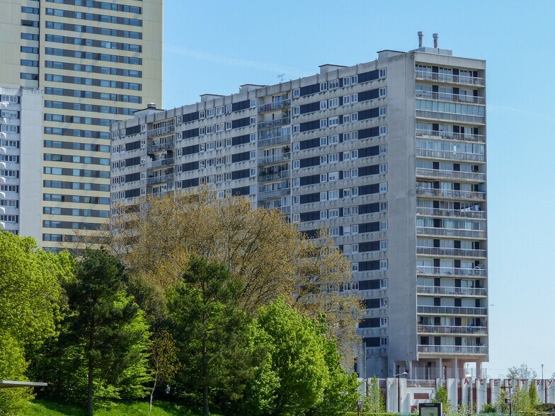 Commerce de détail dans Bagnolet à louer - Photo du bâtiment - Image 2 de 5
