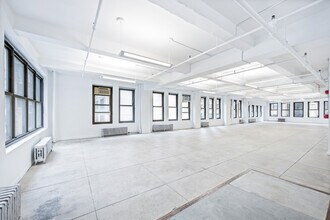 227-229 W 29th St, New York, NY for lease Interior Photo- Image 2 of 3