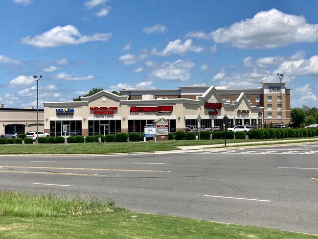More details for 11523 Carolina Place Pky, Pineville, NC - Retail for Lease