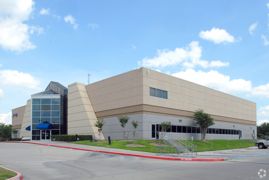 7300 W Greens Rd, Houston, TX for lease - Primary Photo - Image 1 of 12