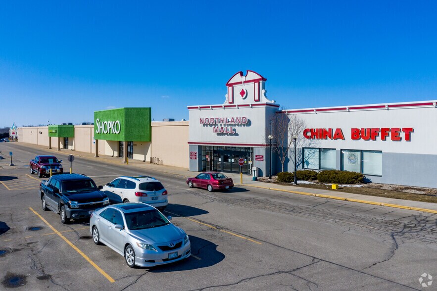 900 W Northland Ave, Appleton, WI à louer - Photo du bâtiment - Image 1 de 11
