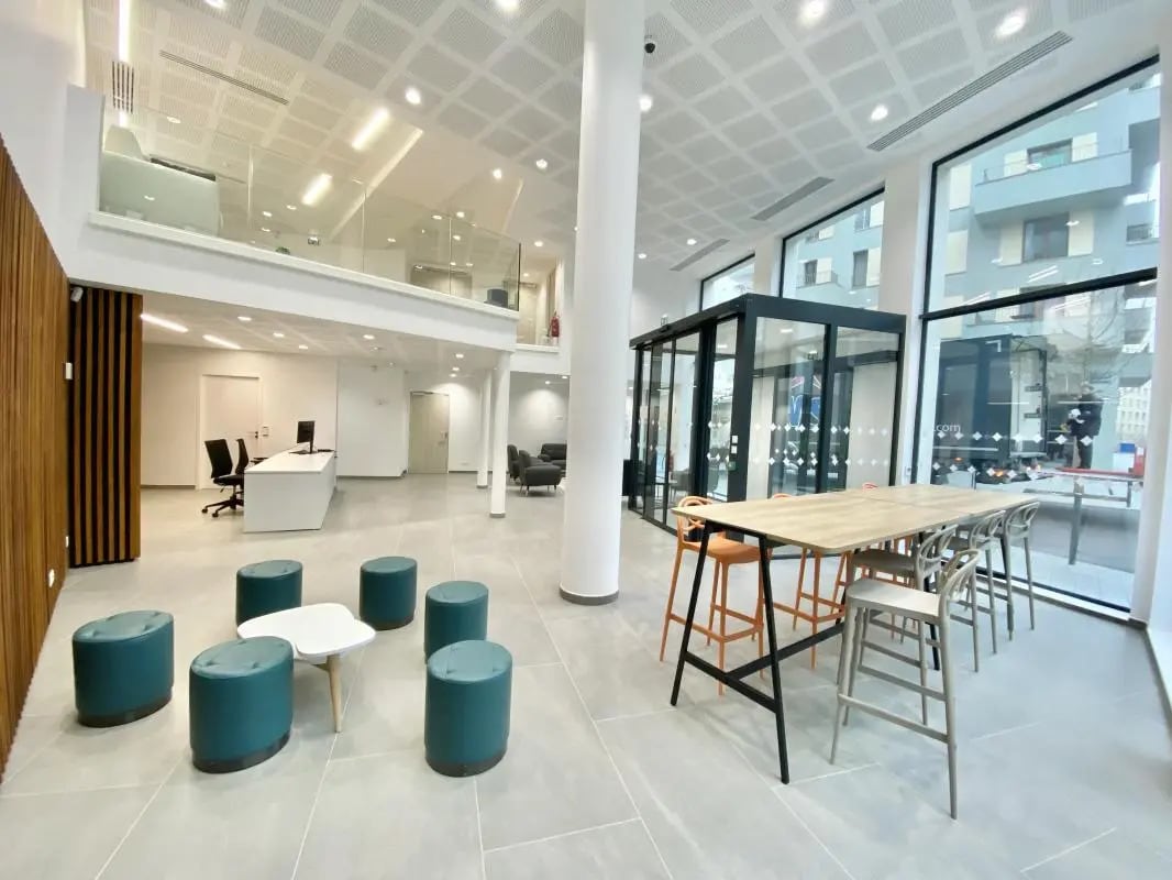 Office in Asnières-sur-Seine for lease Building Photo- Image 1 of 9