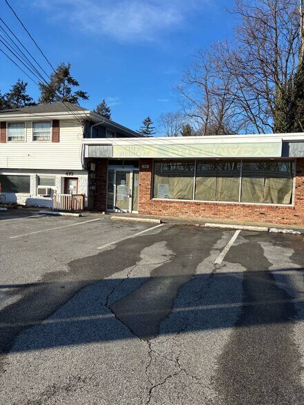 408 Blooming Grove Tpke, New Windsor Township, NY à louer - Photo du bâtiment - Image 3 de 7