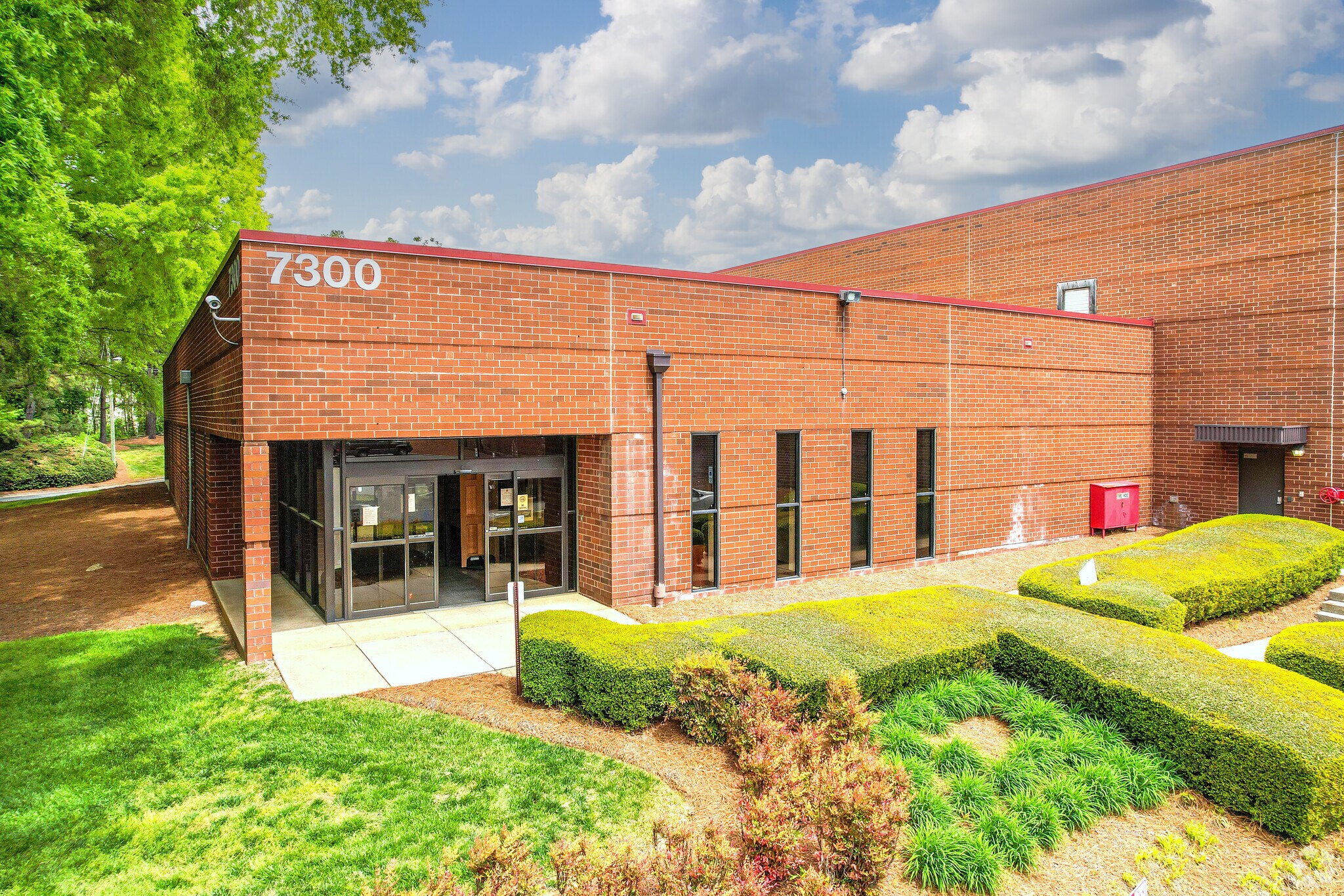 7300 Reames Rd, Charlotte, NC à louer Photo principale- Image 1 de 13