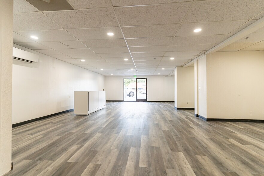 6172-6196 University Ave, San Diego, CA à louer - Photo intérieure - Image 2 de 17
