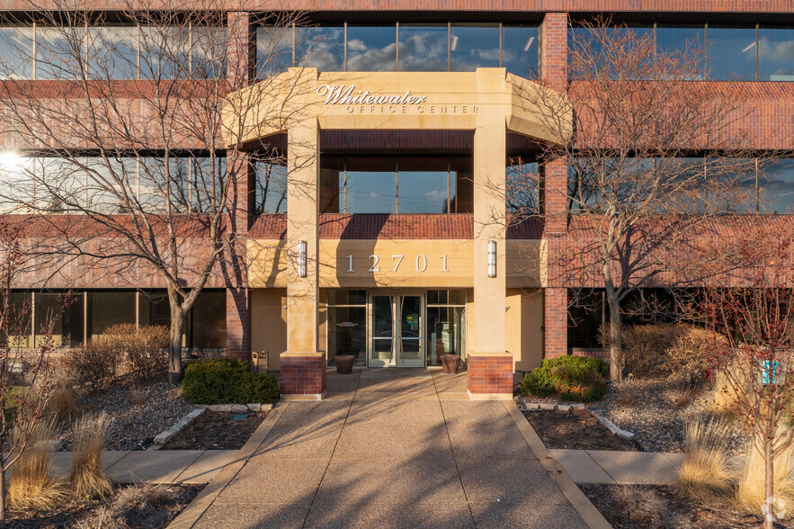 12501 Whitewater Dr, Minnetonka, MN for lease - Building Photo - Image 1 of 5