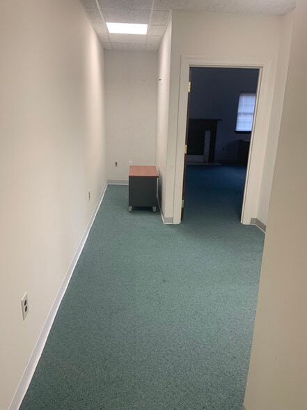 191 Godwin Ave, Wyckoff, NJ à louer - Photo du bâtiment - Image 3 de 10