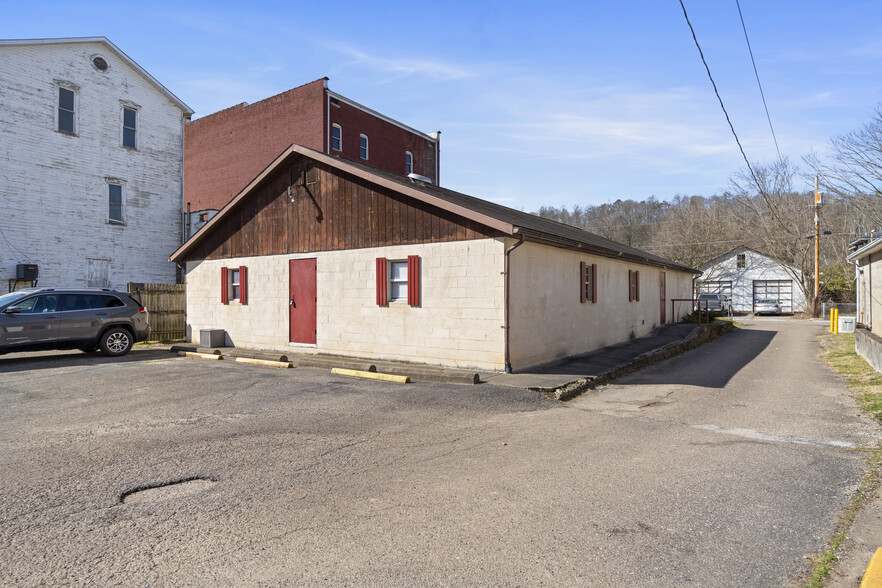 38 Mcgregor St, Cairo, WV à vendre - Photo principale - Image 1 de 20