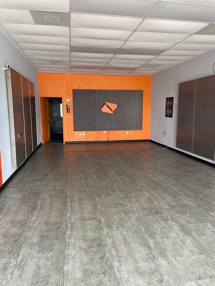 12805 Cullen Blvd, Houston, TX à louer - Photo du bâtiment - Image 3 de 13