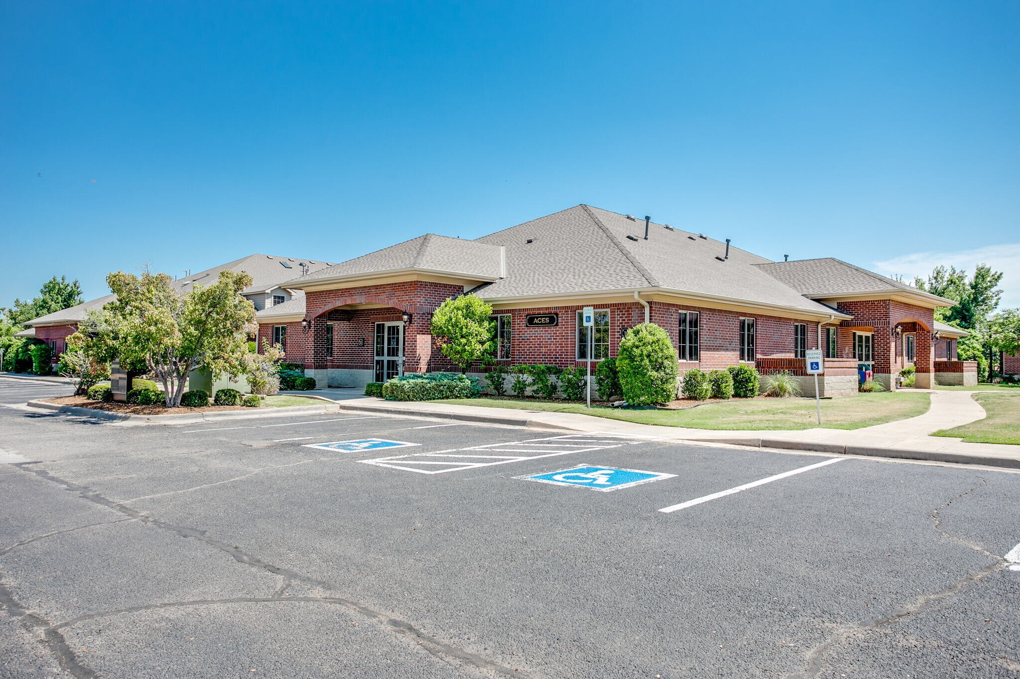 1018 24th Ave NW, Norman, OK à louer Photo principale- Image 1 de 27