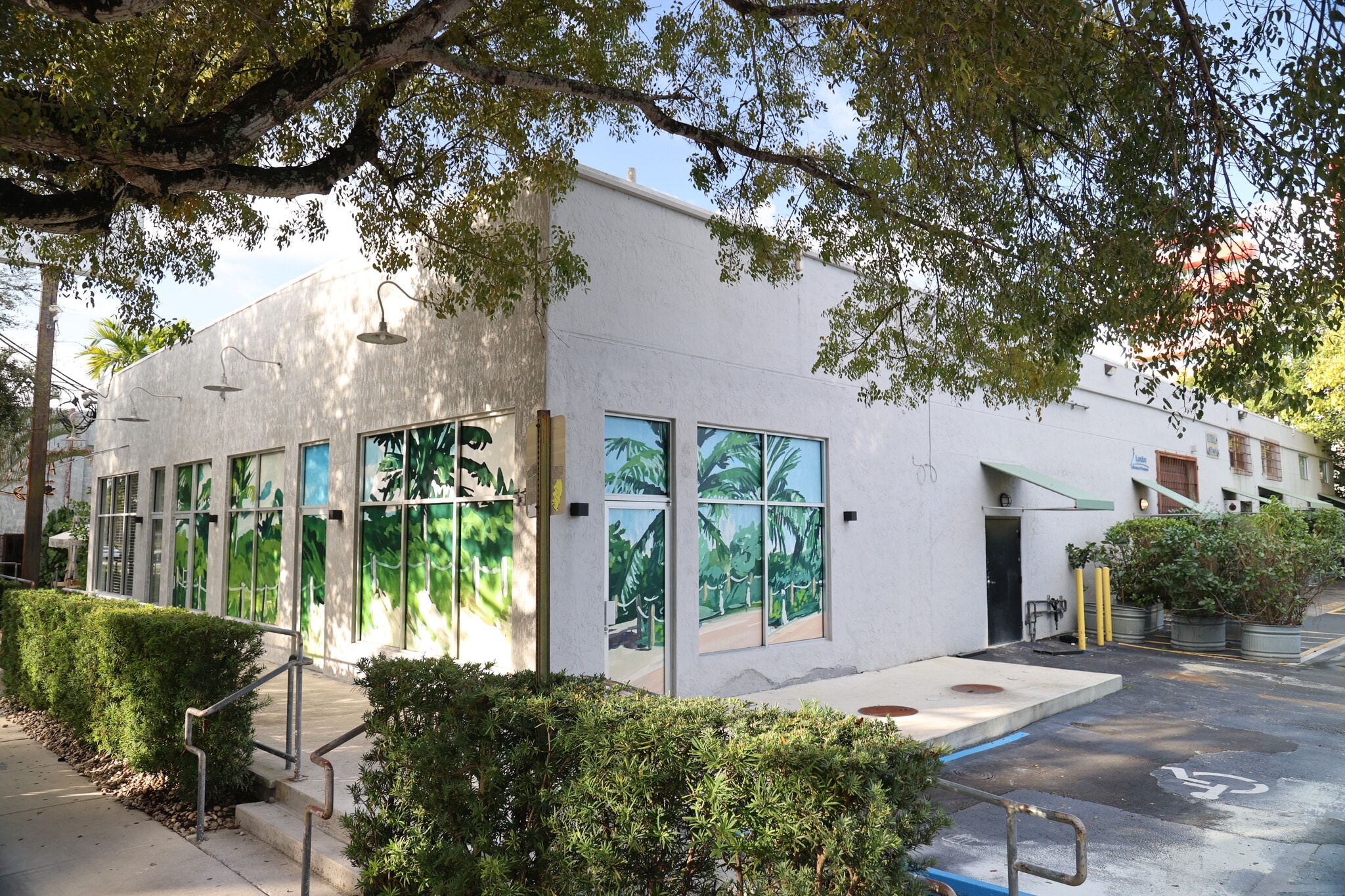 5582 NE 4th Ct, Miami, FL for lease Building Photo- Image 1 of 3