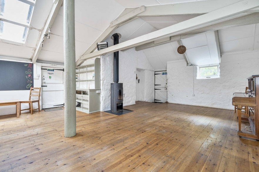 Trevescan, Penzance for lease - Interior Photo - Image 2 of 7