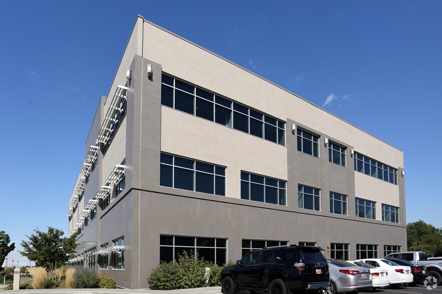 520 N Market Place Dr, Centerville, UT à louer - Photo du bâtiment - Image 2 de 4