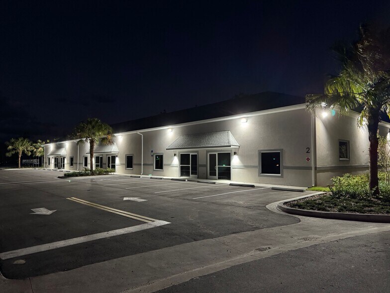 1101 Reed Canal Rd, Port Orange, FL à vendre - Photo du bâtiment - Image 2 de 8