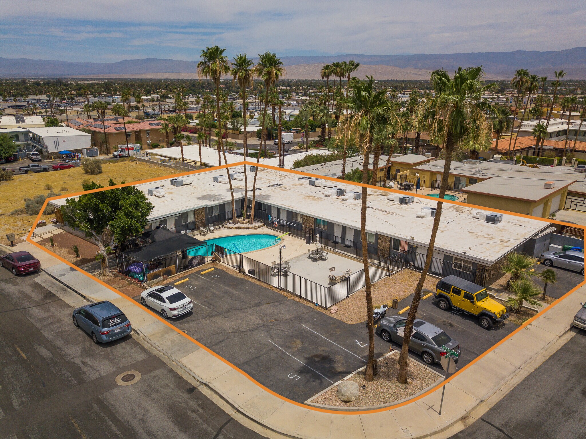 37250 Bankside Dr, Cathedral City, CA à vendre Photo du bâtiment- Image 1 de 15