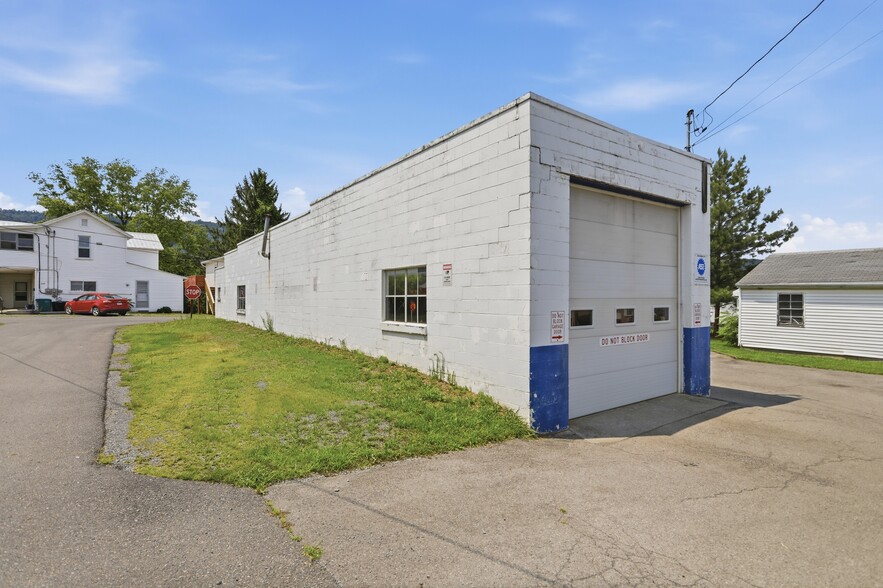 455 Center Ave, Romney, WV for sale - Building Photo - Image 2 of 27