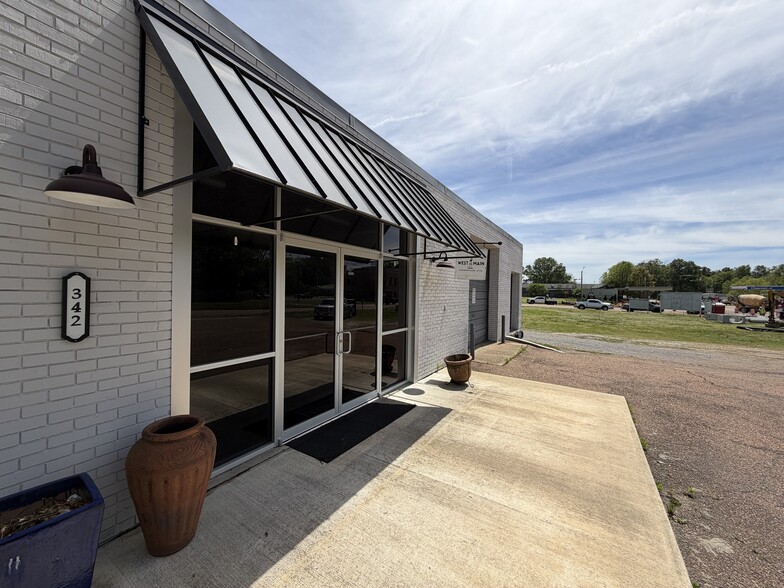 342 First St, Flora, MS à louer - Photo du bâtiment - Image 2 de 11
