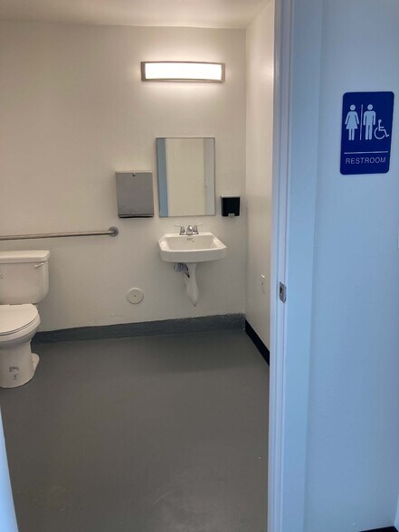 511 Ocean Front Walk, Venice, CA à louer - Photo intérieure - Image 3 de 6