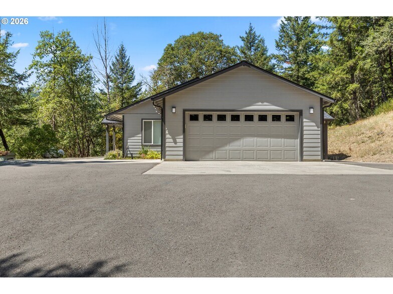 5655 Highway 138 W, Oakland, OR à vendre - Photo du bâtiment - Image 2 de 7
