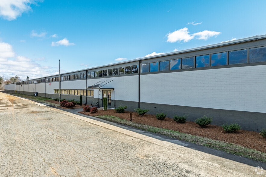 521 Milling Rd, Mocksville, NC à vendre - Photo principale - Image 1 de 8