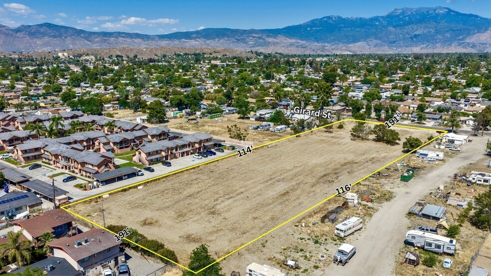 26405 Girard St, Hemet, CA à vendre - Photo du bâtiment - Image 3 de 8