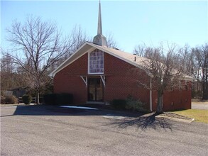 713 College St, Portland, TN for lease Building Photo- Image 1 of 13