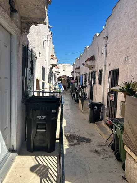 2505-2509 Malabar St, Los Angeles, CA à vendre - Photo du bâtiment - Image 3 de 4