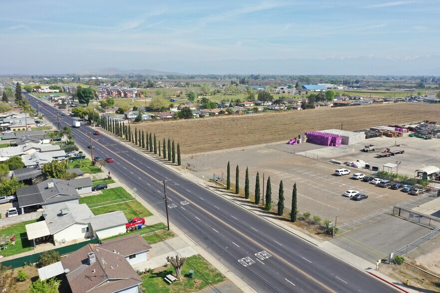 980 Farmersville Blvd., Farmersville, CA à vendre - Photo du bâtiment - Image 2 de 10