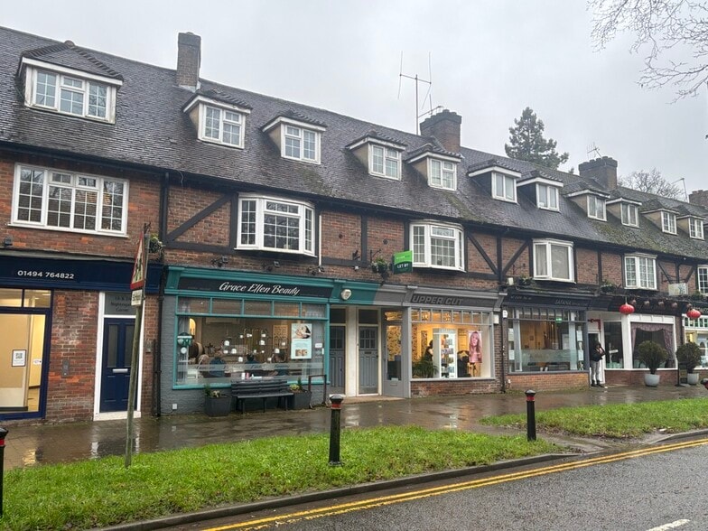 11 Nightingales Corner, Amersham for sale - Primary Photo - Image 1 of 2