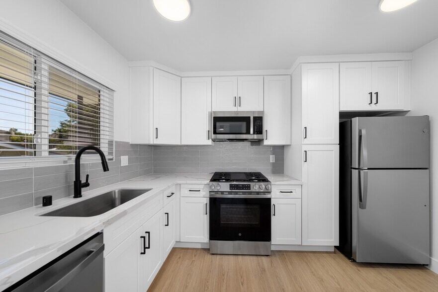 1644 Grove St, San Diego, CA à vendre - Photo du bâtiment - Image 3 de 21