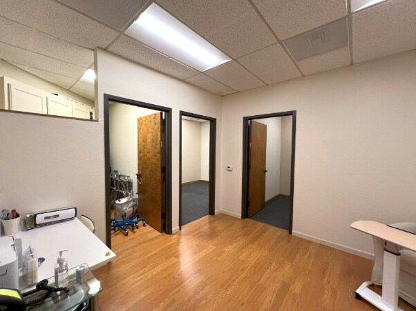 2211 Moorpark Ave, San Jose, CA à louer - Photo du bâtiment - Image 3 de 5