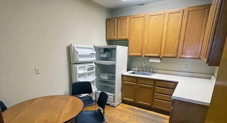 2960 Cox Rd, Blackstone, VA à vendre - Photo du bâtiment - Image 2 de 9