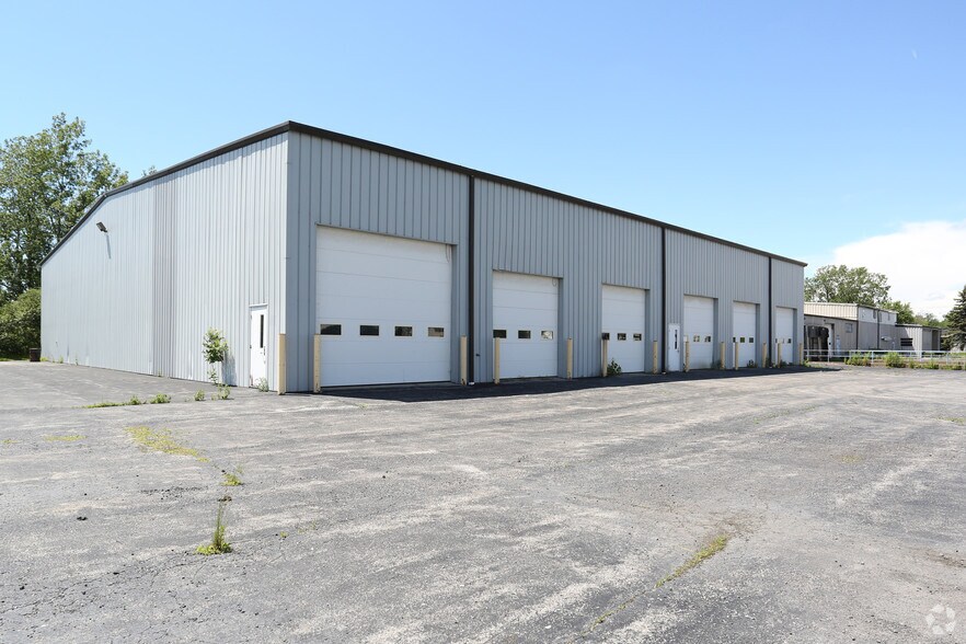 11075 Walden Ave, Alden, NY à vendre - Photo du bâtiment - Image 2 de 30