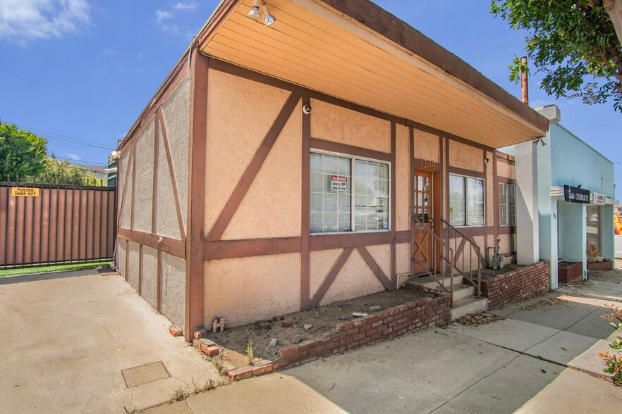 1209 N Sepulveda Blvd, Manhattan Beach, CA à louer - Photo du bâtiment - Image 3 de 7
