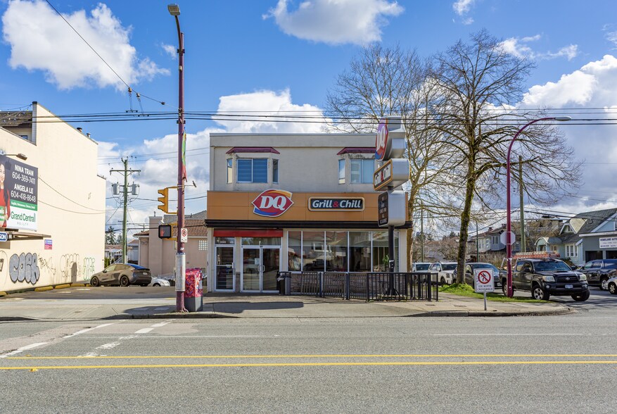 4990 Victoria Dr, Vancouver, BC à vendre - Photo du bâtiment - Image 1 de 8