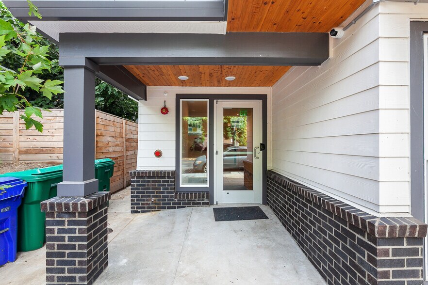 5434 SE Milwaukie Ave, Portland, OR à vendre - Photo du bâtiment - Image 2 de 24