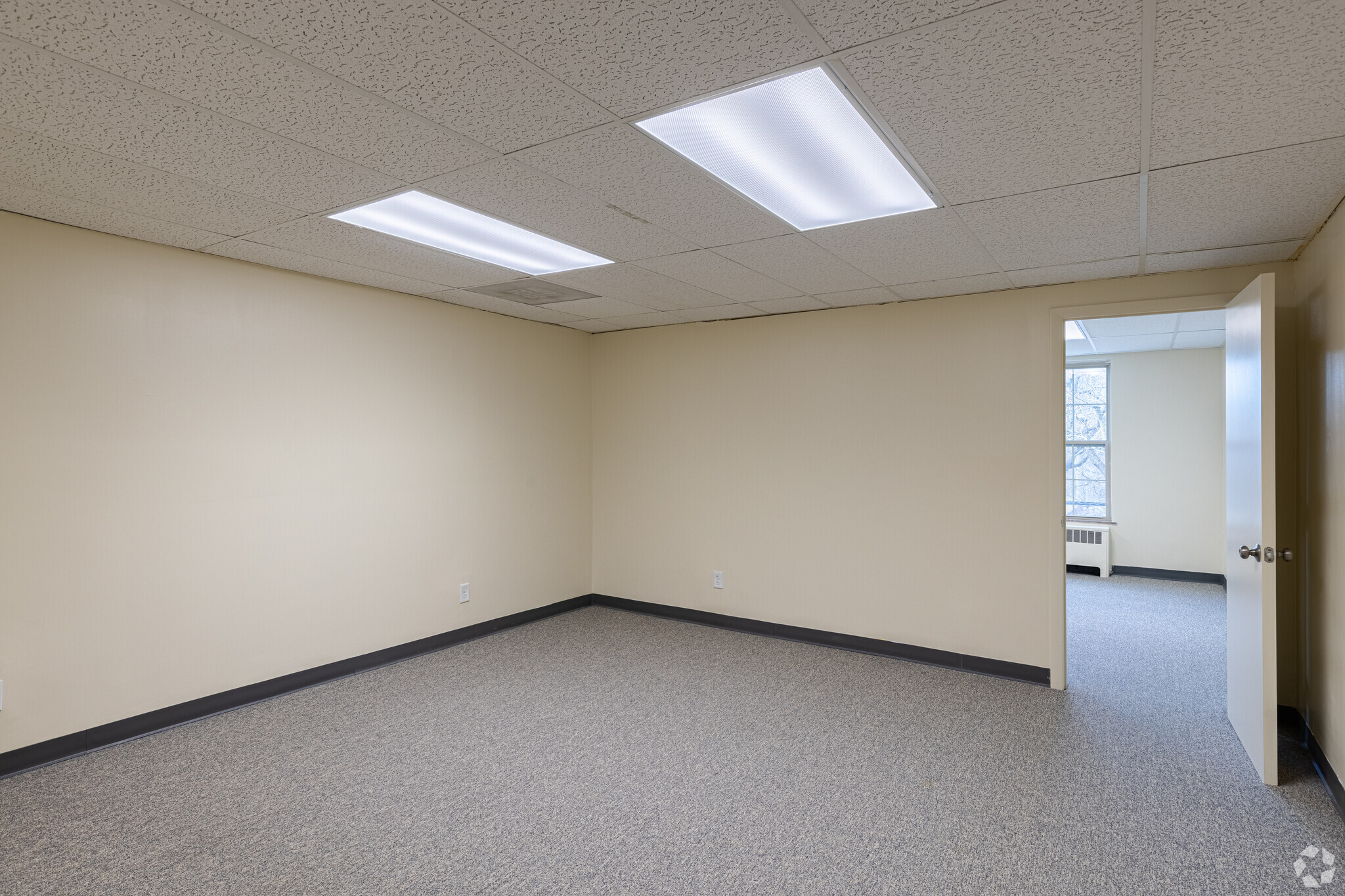 7364-7390 Reading Rd, Cincinnati, OH for lease Interior Photo- Image 1 of 1