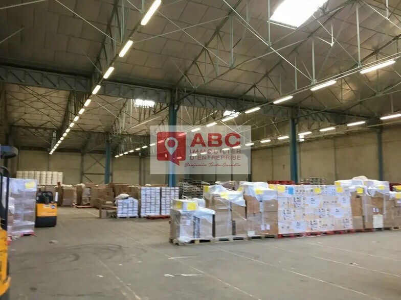 Industrial in Nîmes for lease - Interior Photo - Image 2 of 4