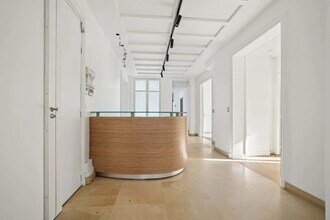 79 Rue Jouffroy D'Abbans, Paris à louer Photo du bâtiment- Image 2 de 7