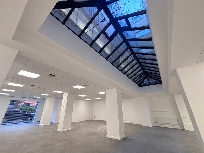 13 Queen Sq, Bristol à louer - Photo du bâtiment - Image 3 de 9