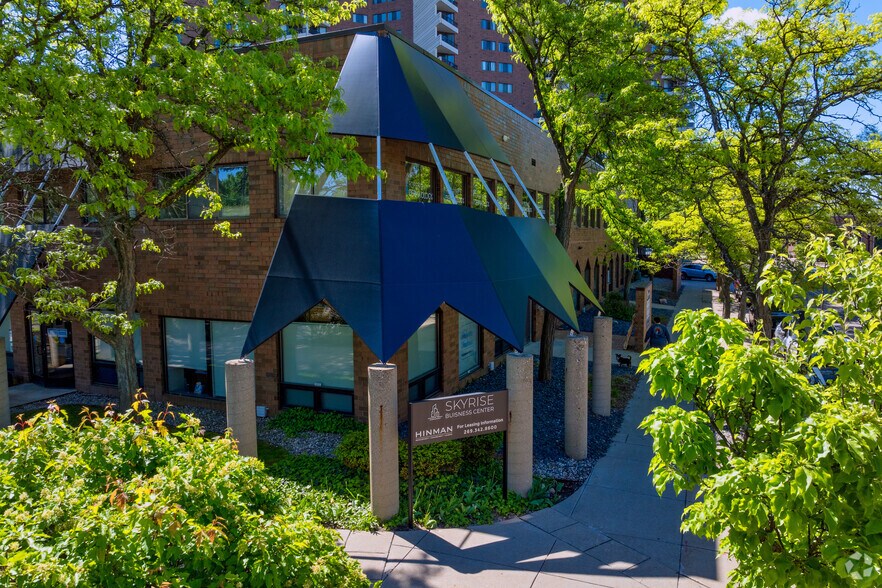 535 S Burdick St, Kalamazoo, MI à louer - Photo du bâtiment - Image 3 de 5