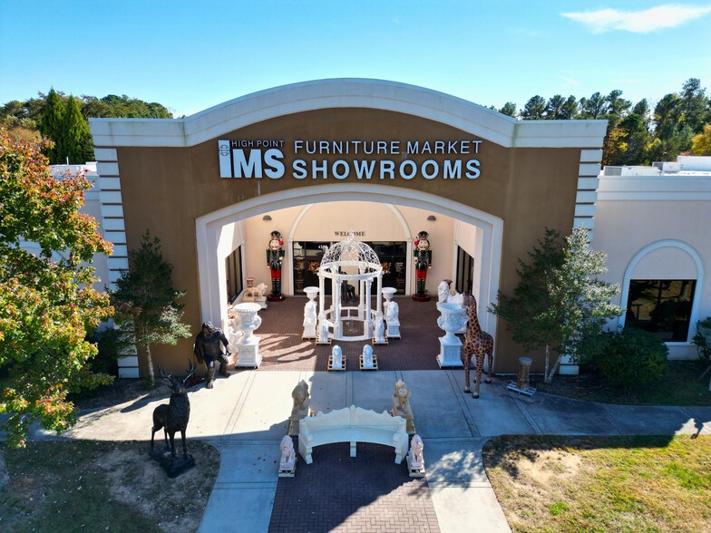 4250 Furniture Dr, Jamestown, NC à vendre - Photo du bâtiment - Image 3 de 9