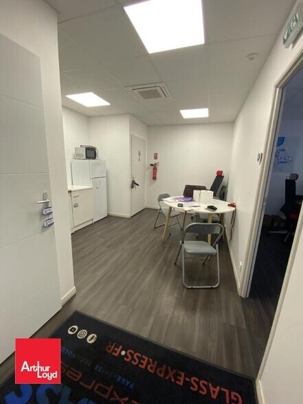Retail in Chartres for sale - Building Photo - Image 3 of 6