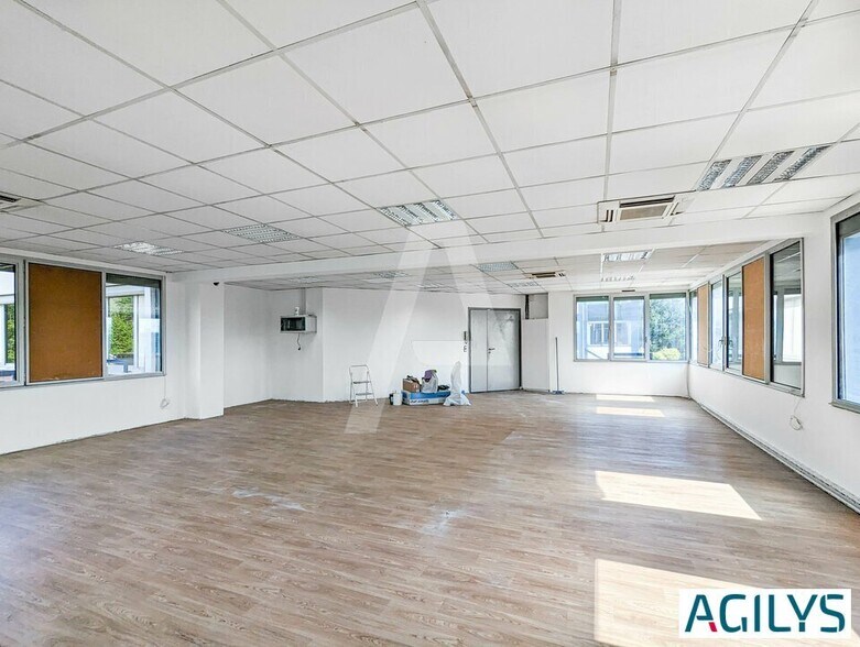 6 Rue René Cassin, Massy for lease - Interior Photo - Image 2 of 5