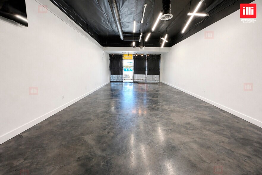 16923 Vanowen St, Van Nuys, CA à louer - Photo du bâtiment - Image 2 de 10